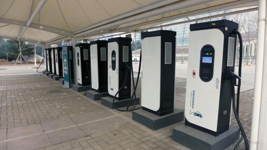 智能電動車充電站剖析電動車充電簡單著火緣由